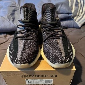 Yeezy Boost 350 V2